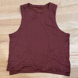 Lululemon Size 6 Sleeveless Top in Burgundy